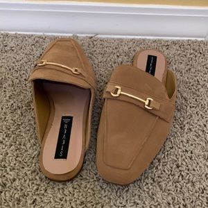 Tan mules